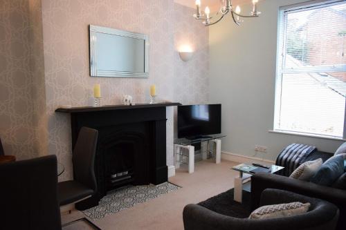 Professional Southsea 2 Bedroom Apartment, Southsea, 