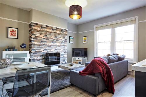 The Sunningdale - Your Apartment, Clifton, 