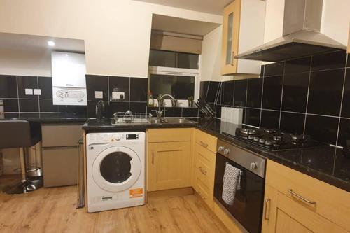 Southfields 1 Bedroom Apartment, Wandsworth, 