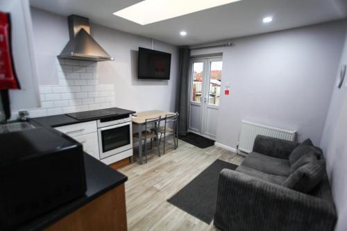 1b Smart Apartments, Newark, 