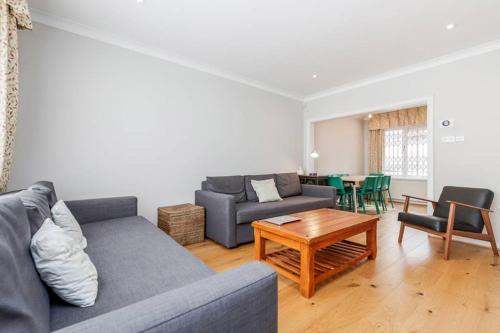 Lancaster Gate 3 Bedrooms 2 Bathrooms Up To 10!, Paddington, 