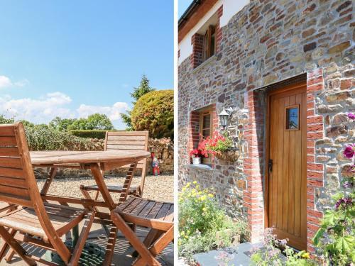 Lundy View Cottage, Great Torrington, 