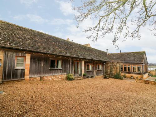 The Long Barn, Milton under Wychwood, 