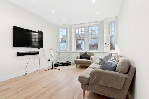 Modern 2 Bed Flat In Hammersmith Near Olympia And River Thames For 4 People, Hammersmith, 