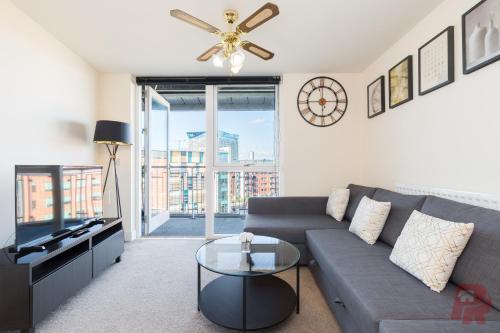 Birmingham City Penthouse - Free Parking & Balcony, Birmingham, 