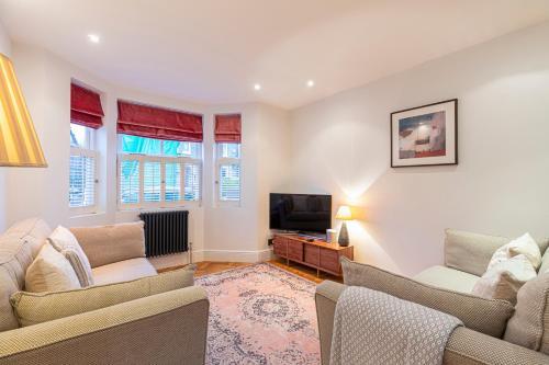 Lovely 3-bed House W/ Patio Near Clapham Common, Balham, 