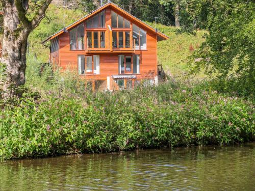 15 Waterside Lodges, Elland, 