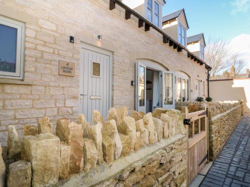 4 Loveday Mews, Cirencester, 