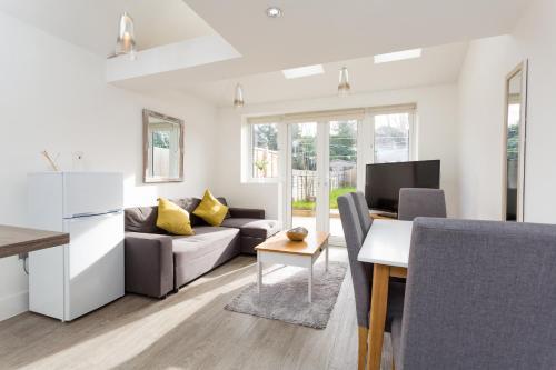 New Build ? Serviced Apartment Brentwood, Brentwood, 