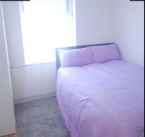 Large Double Room, West Thurrock, 