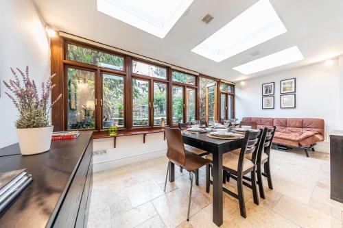 Charming Luxury Garden Apartment In Maidavale, Notting Hill, 