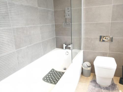 Blue Nile Apartment Liverpool By Seren Property, Liverpool, 