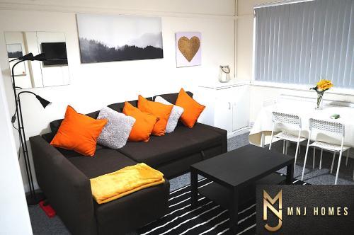 Beautiful/homely 2 Bed Flat In Birmingham City Centre With Free Car Parking, Birmingham, 