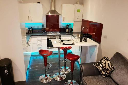 Modern Central One Bed Apartment For Business Or Leisure With Free Parking, Free Superfast Wifi , Inverurie, 