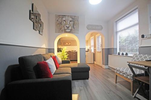 Panton Road - Modern Classic Terrace - Sleeps 12, Chester, 