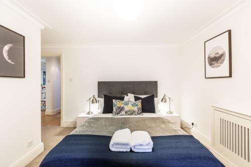 Luxury One Bedroom Apartment In South Kensington, North Kensington, 