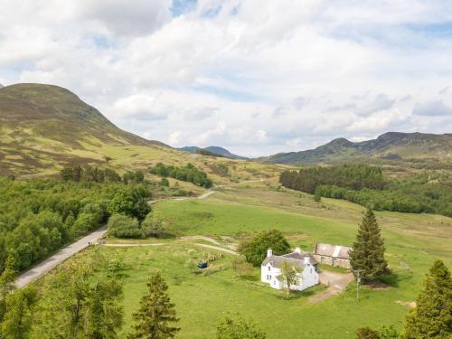 Braes Of Foss Farmhouse, White Bridge, 