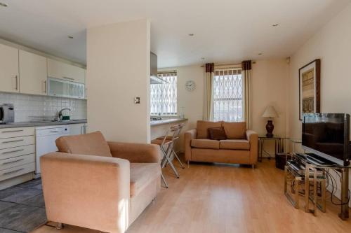 Spacious 4 Bedroom Home In Marylebone, Little Venice, 