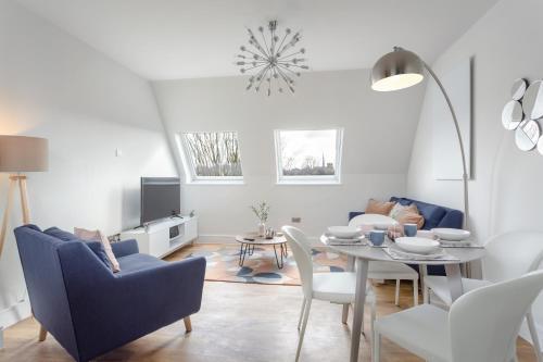 Stylish & Modern: Central Hitchin - With Parking, Hitchin, 