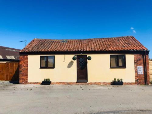 Moss Farm Cottage, Thorne, 