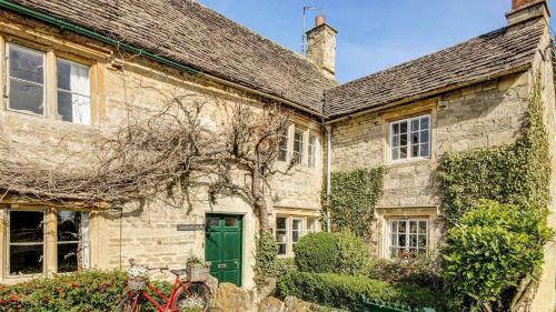 Traditional Cottage By Cotswold Wildlife Park, Black Bourton, 