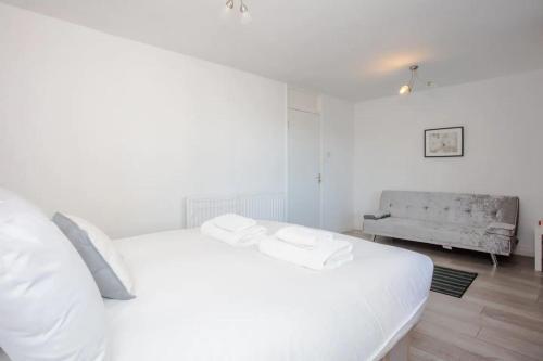 Light And Spacious 4 Bed Flat In Lower Clapton, Hackney, 