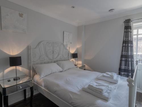 Balcony Apartment In The Heart Of Soho, Piccadilly Circus, 