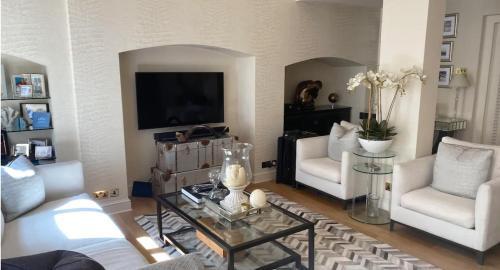 Corona Mews House In Mayfair, London W1k To Rent, Marble Arch, 