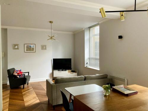 Manchester Central Stylish Contemporary Apartment, Castlefield, 