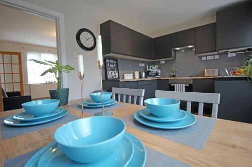 Prenton Place By Copper House - 3 Bedroom Home With Parking - Chester City Centre - Sleeps 8, Chester, 