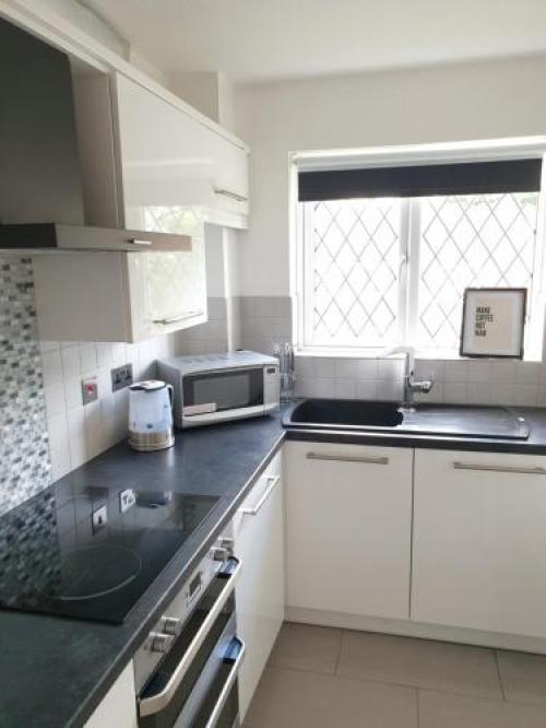 Be More Homely Presents - Jua - A Style 1 Bed Flat Birmingham Wking Bed Sleeps 4 Fast Broadband , Erdington, 