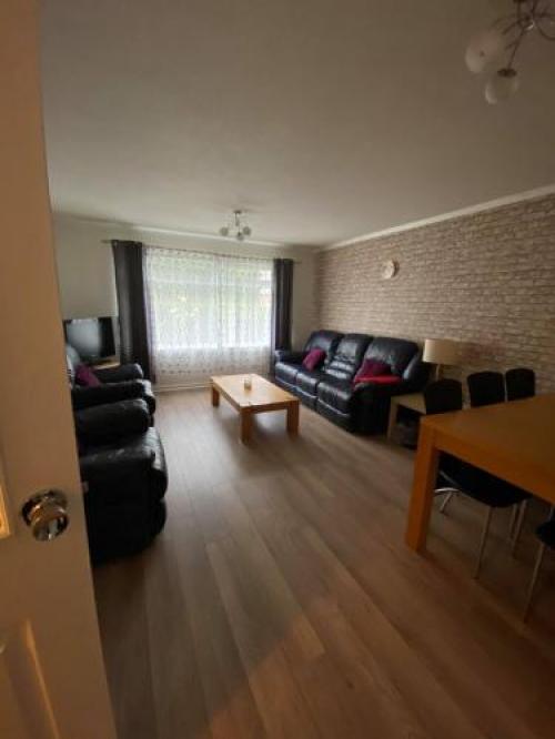 Stunning City Centre Apartment With Free Parking!, Abington, 