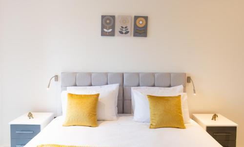 Luxury Serviced Apartment In St Albans, 5 Min Walk To Station, Free Super-fast Wifi, Free Alloca, St Albans, 