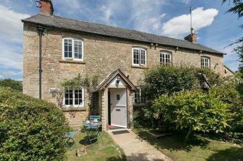 1 Horseshoe Cottages, Stow On The Wold, 