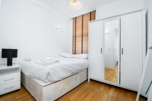 Modern 2 Bed Flat In Holborn, London For Up To 4 People With Free Wifi, Farringdon, 