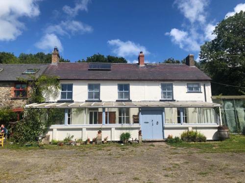 Gernos Farmhouse, Felindre, 