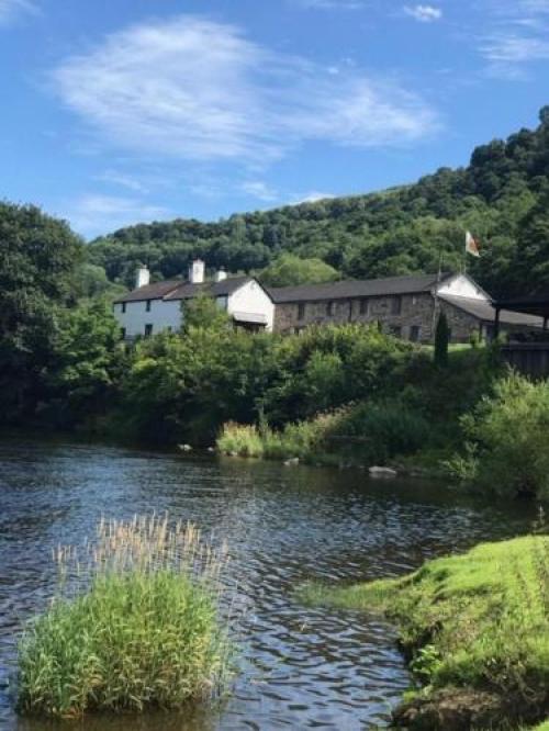 Ddol Issa Farm, Llangollen, 