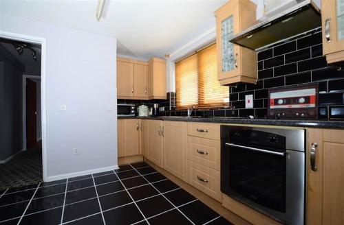 Great Value Apartment In Excellent Location, Lisburn, 
