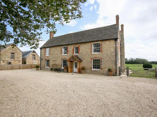 Shifford Manor Farm, Buckland, 