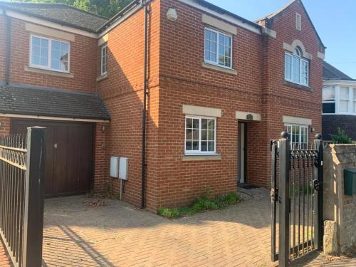 3 Bedroom House In Reading, Reading, 