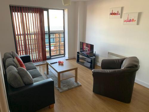 Luxury Birmingham City Centre Apartment - Abacus Building, Balsall Heath, 