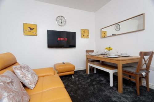 Amiri House Apartments (free Parking), Leeds, 