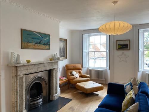 Stunning Georgian Flat In The Heart Of Midhurst Old Town, Midhurst, 