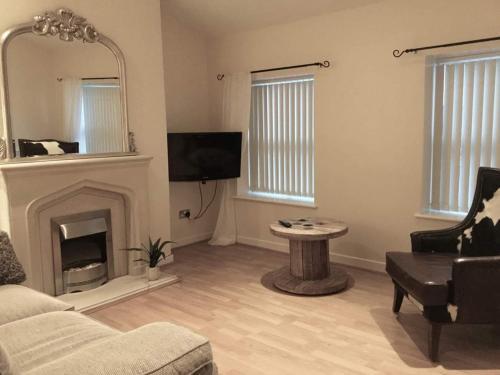 Home From Home 2 Bedroom Apartment, Bootle, 