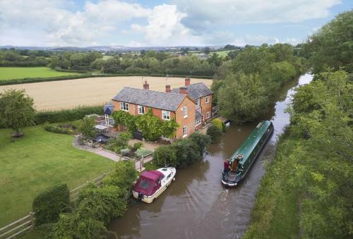 Wharf Cottage, Aston Cantlow, 