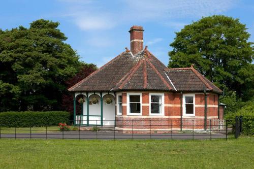 Hinton Lodge, Steeple Ashton, 