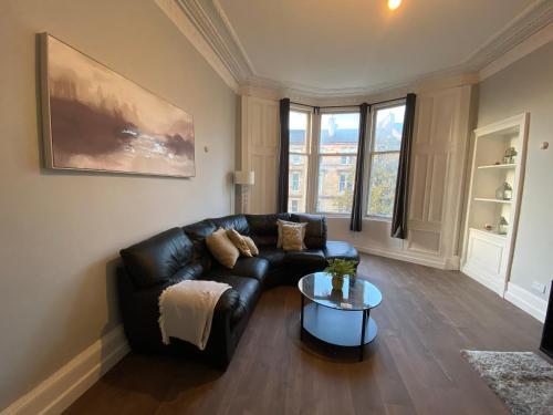 Modern & Stylish Serviced 2bd Apartment West End Glasgow, Hillhead, 