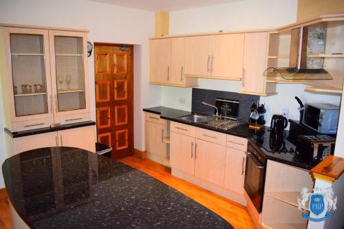Luxury 2 Bed Serviced Apartment, Elgin, 