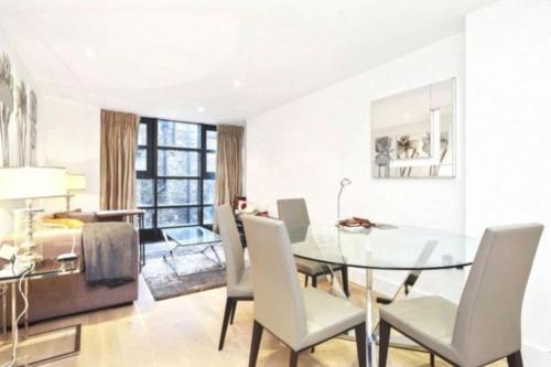 Stunning 1-bed Apartment In London, Trafalgar Square, 