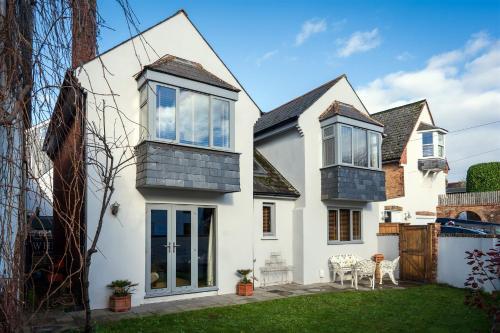 Quay House - Waterside Eclectic Style Character Home, Topsham, 